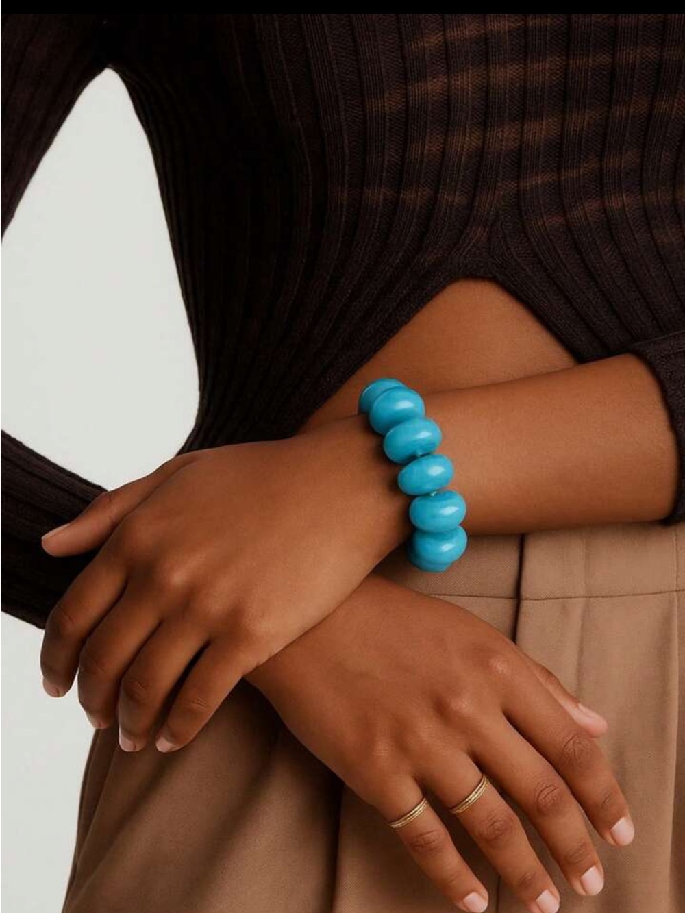 New! Cloud Dancer White Bead Resin Statement Bracelet - Women’s Jewelry - Picture 6 of 12